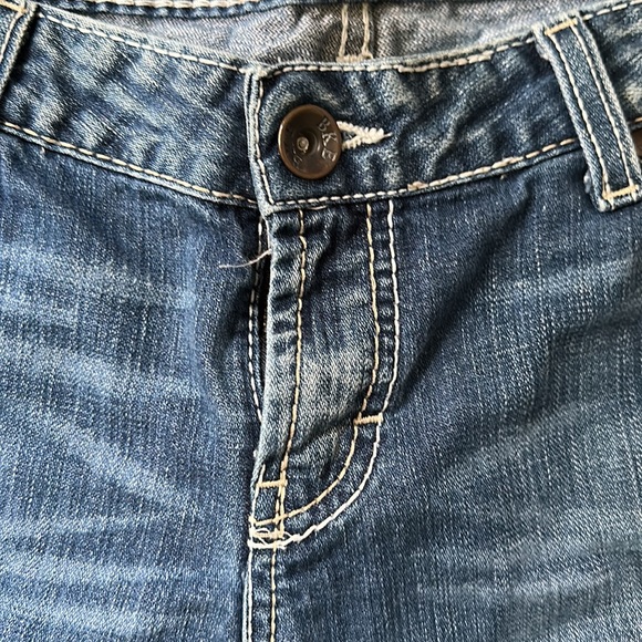 Jean Capris - Picture 3 of 8